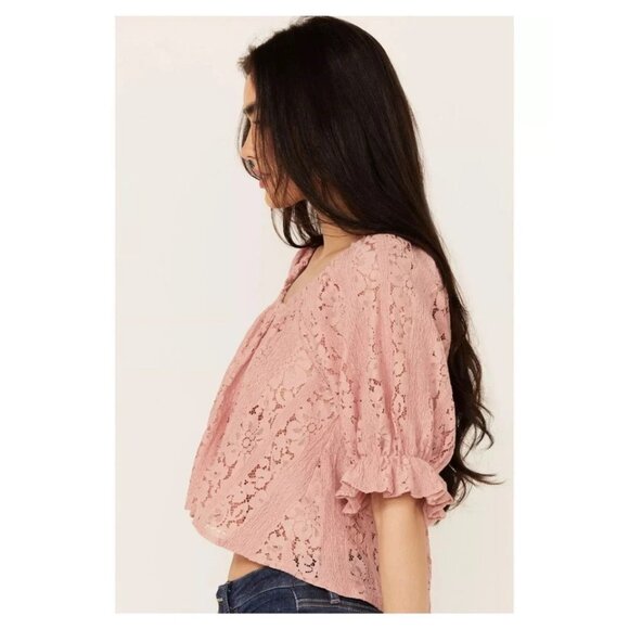 FREE PEOPLE Womens Size Small Pink Stacey Lace Cropped Hi Low Top Blouse NEW - Picture 3 of 4